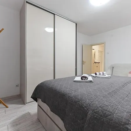 Ds アパート ザダル